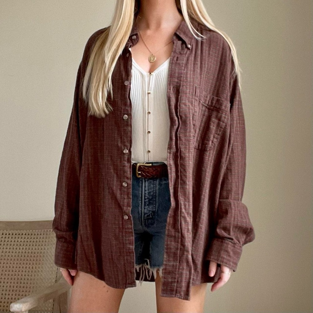 Vintage Plaid Flannel Button Up Collared Shirt in Burgundy/Gray